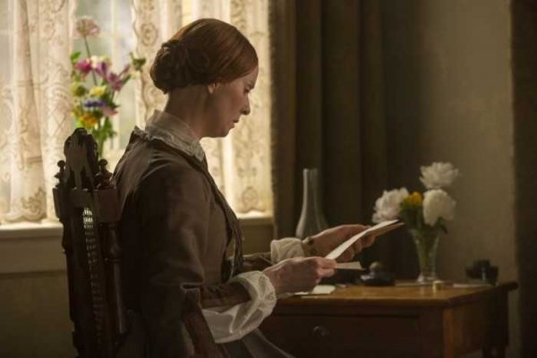Berlinale Premiere: First Footage and Stills from Terence Davies&rsquo; Dickinson Drama