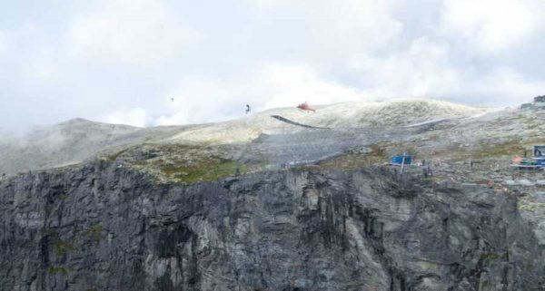 Mission: Impossible 7 Stunt Featurette Shows Cruise's Motorcycle Leap