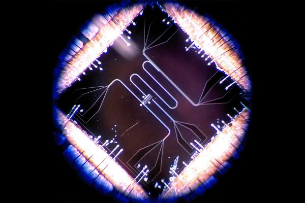 Aalto Team's Quantum Circuit Balances Speed and Precision