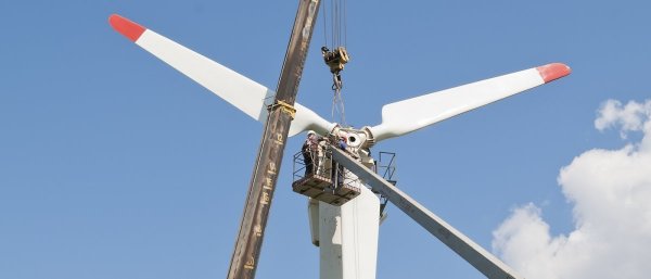 Wind Power Set to Undercut Fossil Fuels Within a Decade, Analysts Say